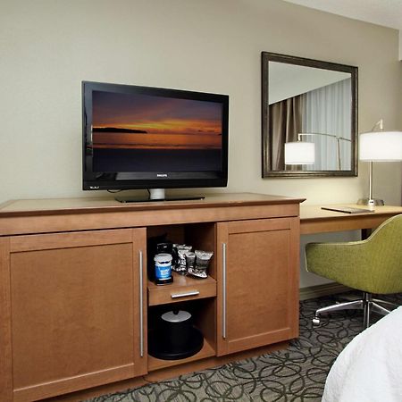 Отель Hampton By Hilton Austin South - I-35 & Ben White Экстерьер фото