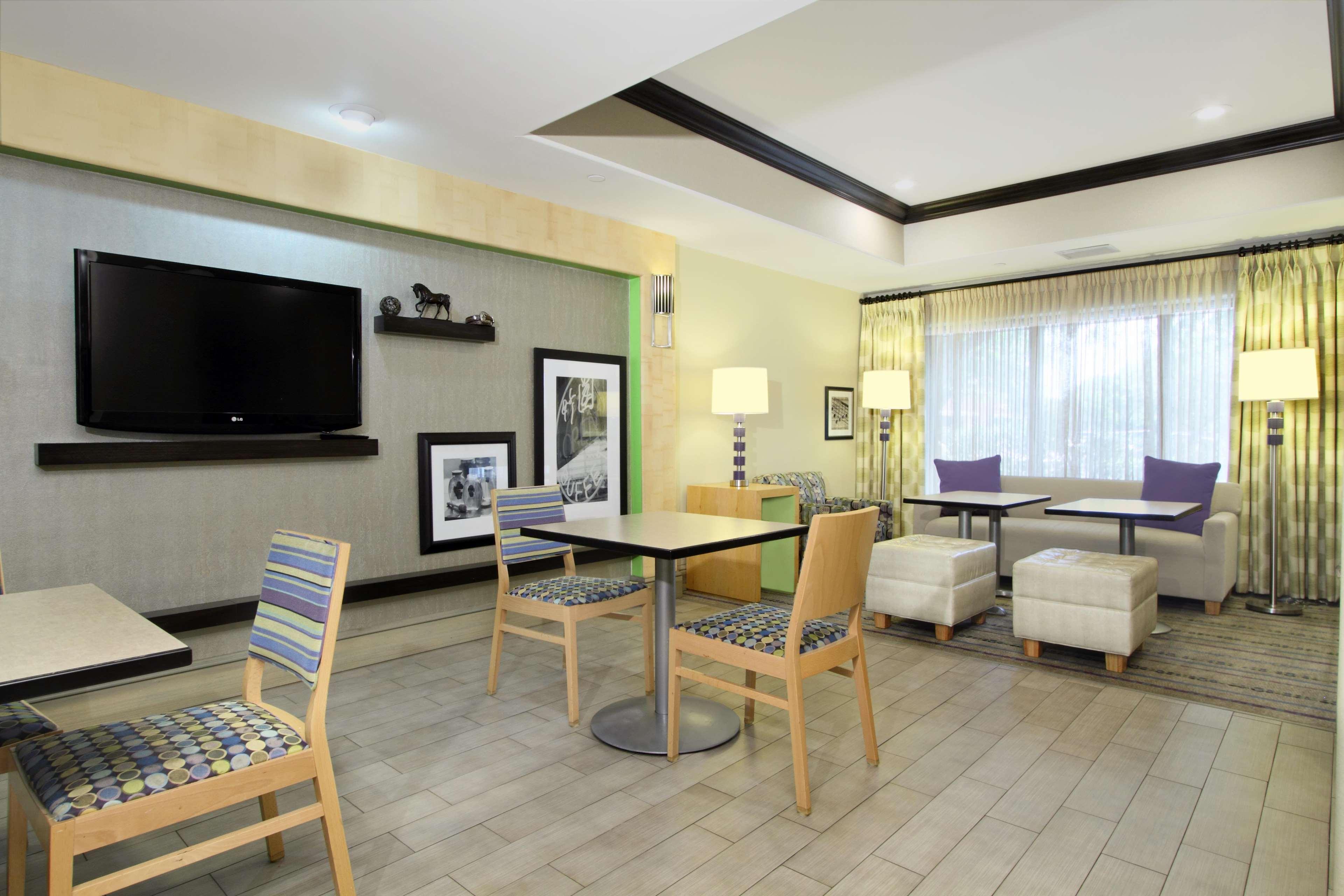 Отель Hampton By Hilton Austin South - I-35 & Ben White Экстерьер фото