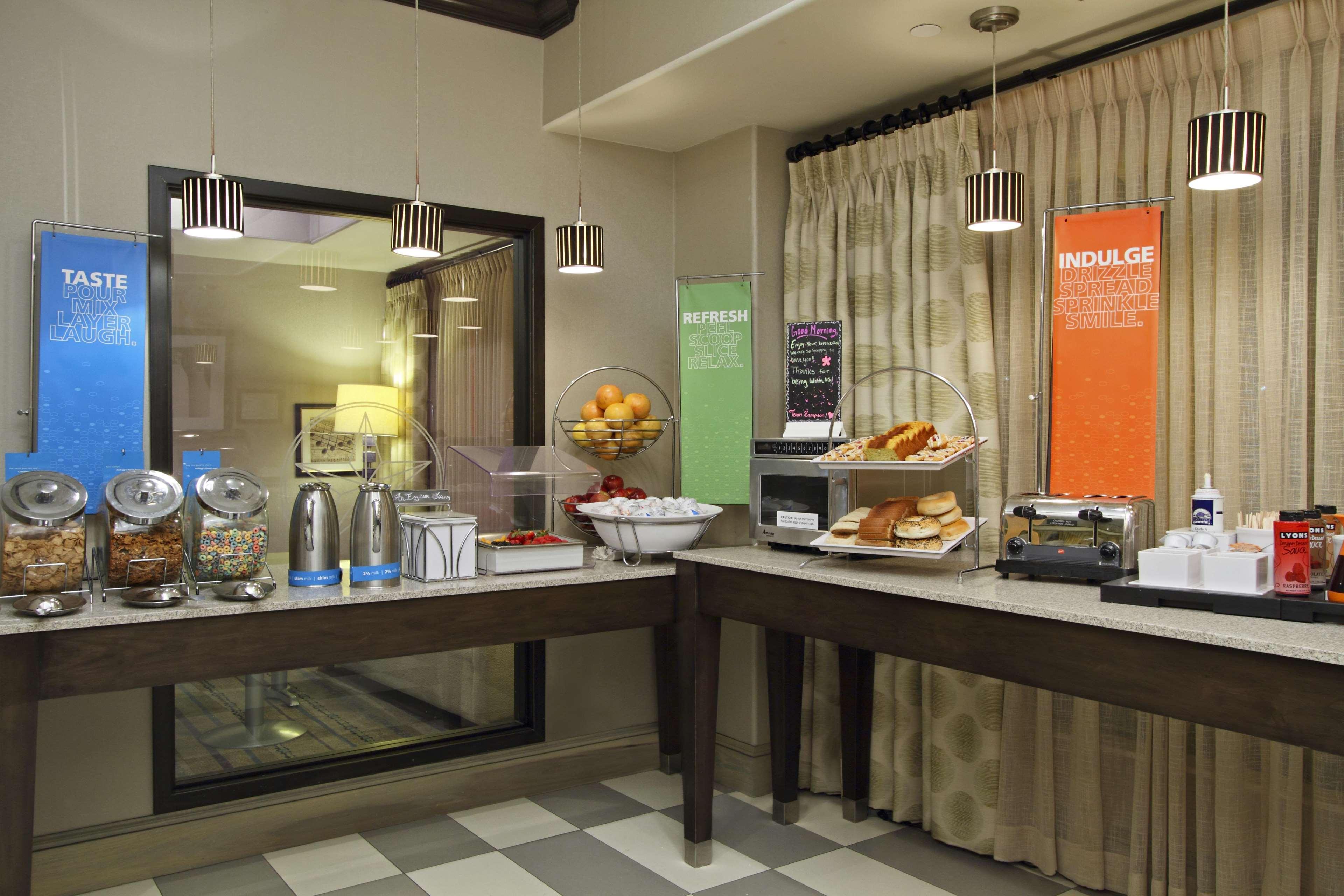 Отель Hampton By Hilton Austin South - I-35 & Ben White Экстерьер фото