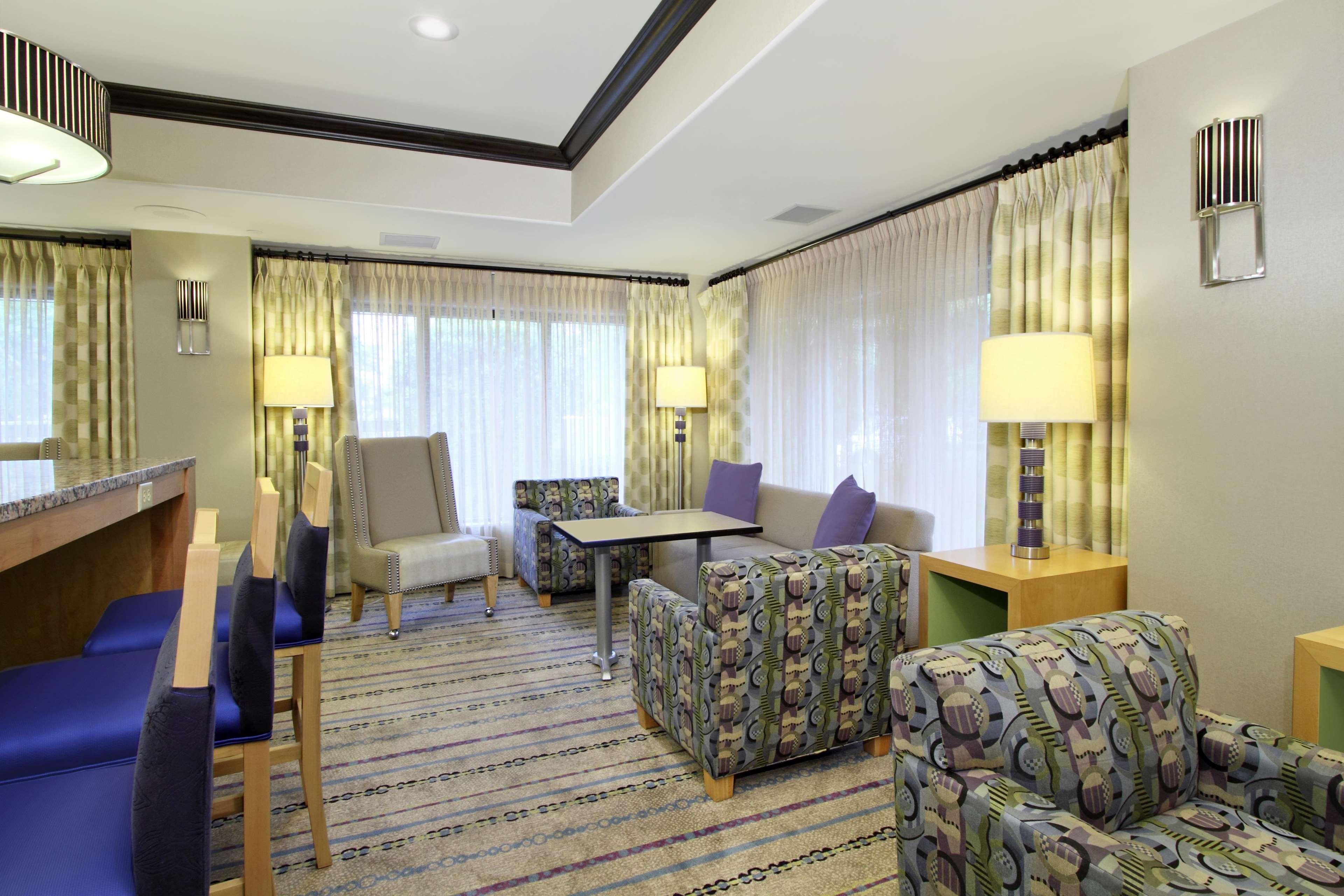 Отель Hampton By Hilton Austin South - I-35 & Ben White Экстерьер фото