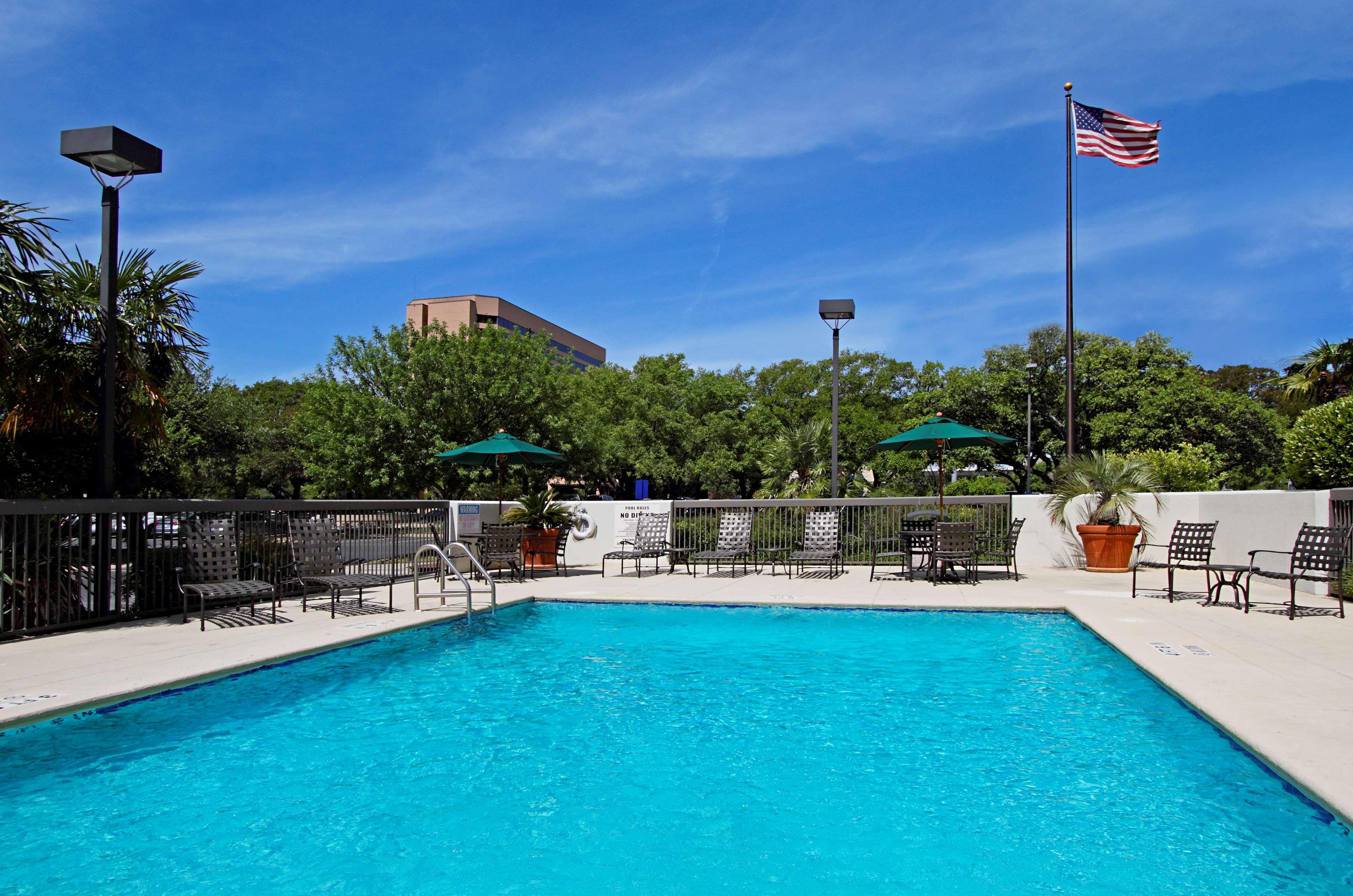 Отель Hampton By Hilton Austin South - I-35 & Ben White Экстерьер фото