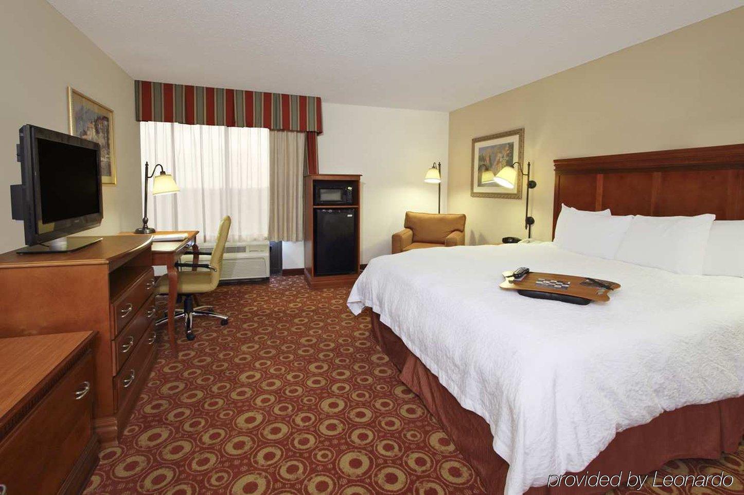 Отель Hampton By Hilton Austin South - I-35 & Ben White Экстерьер фото