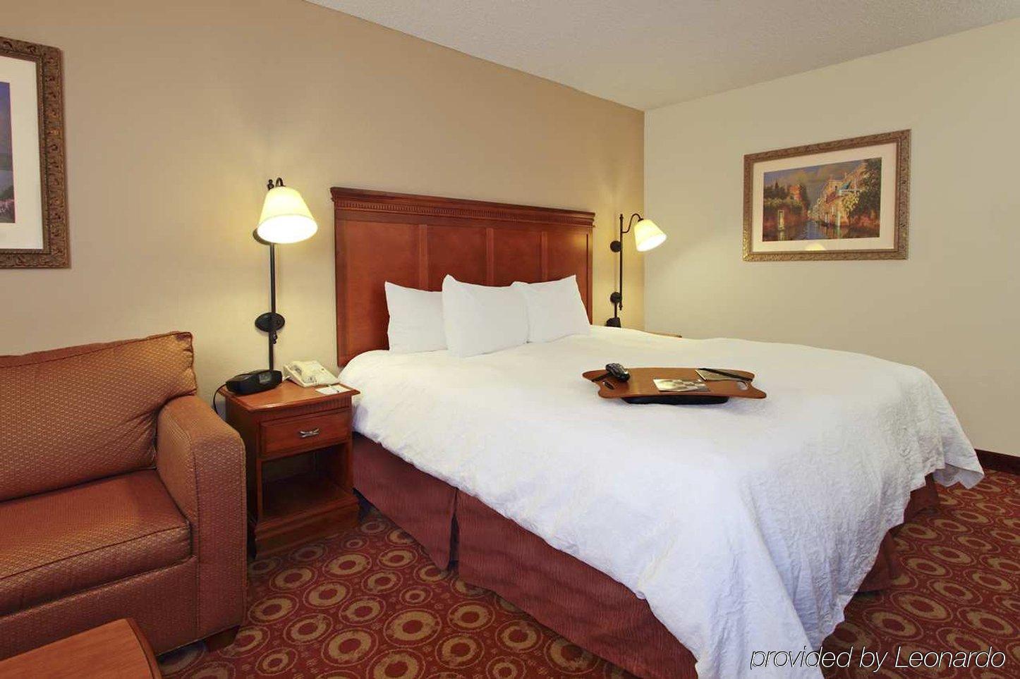 Отель Hampton By Hilton Austin South - I-35 & Ben White Экстерьер фото