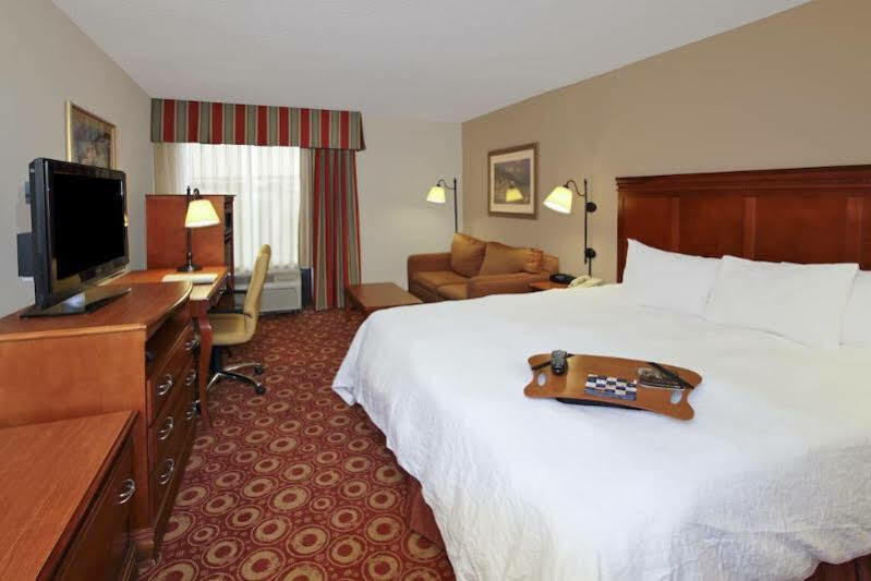 Отель Hampton By Hilton Austin South - I-35 & Ben White Экстерьер фото